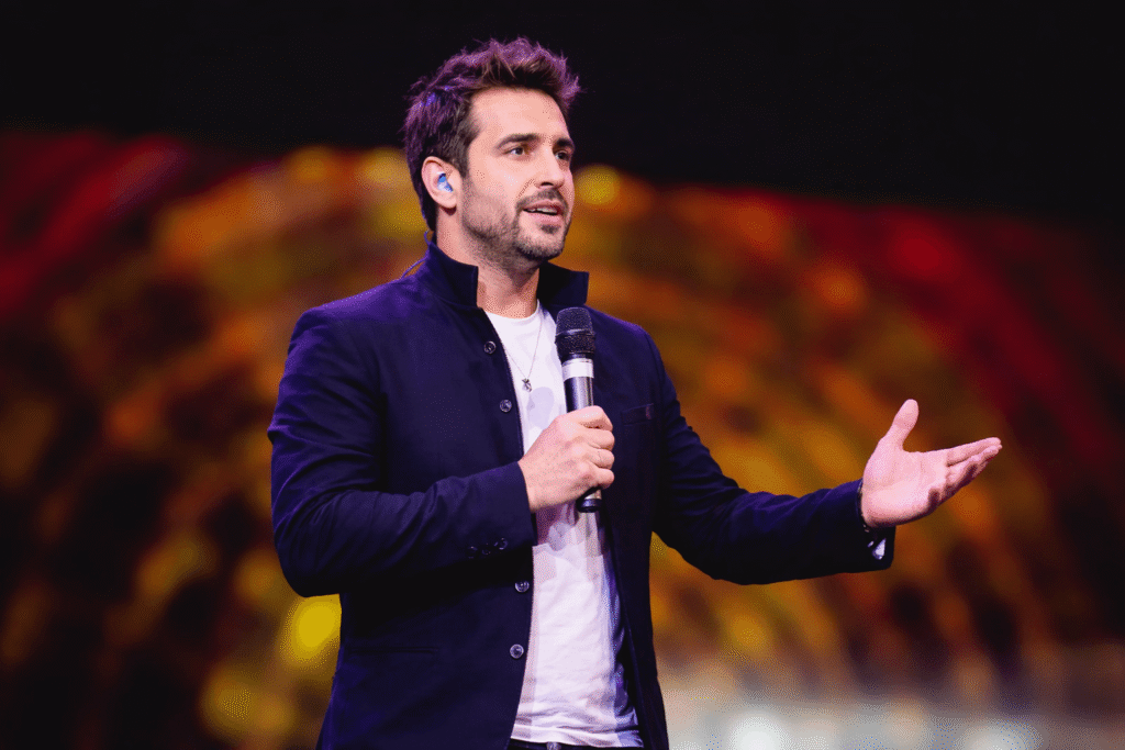 Combien mesure Michaël Gregorio