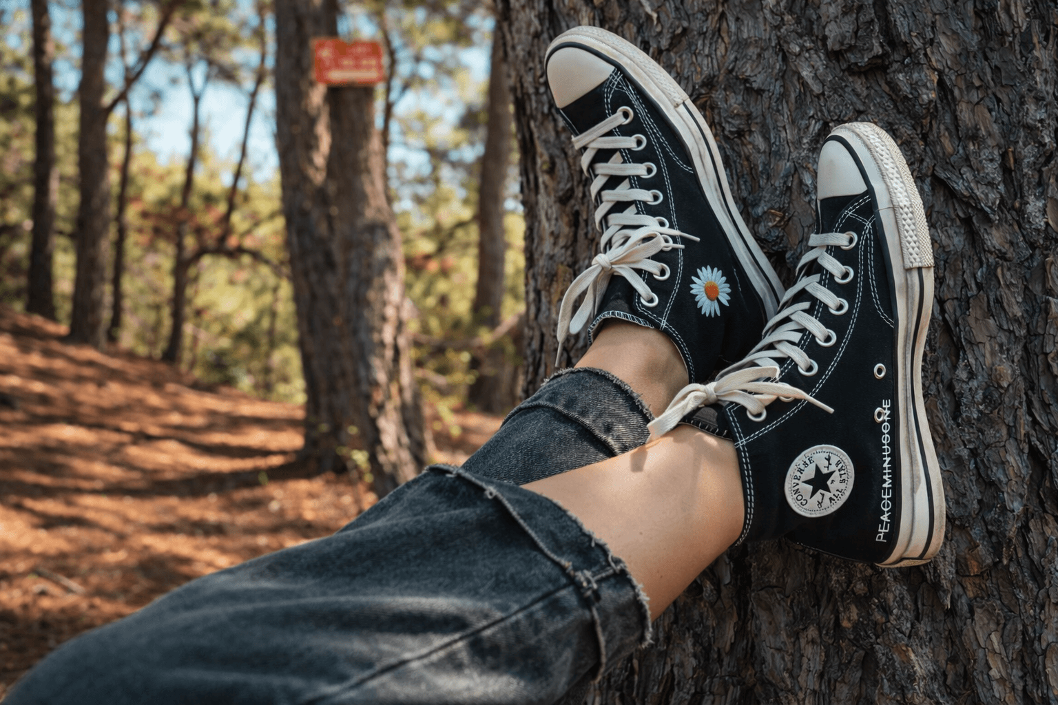 Basket noire femme habillée : comment je la porte avec élégance en 2026