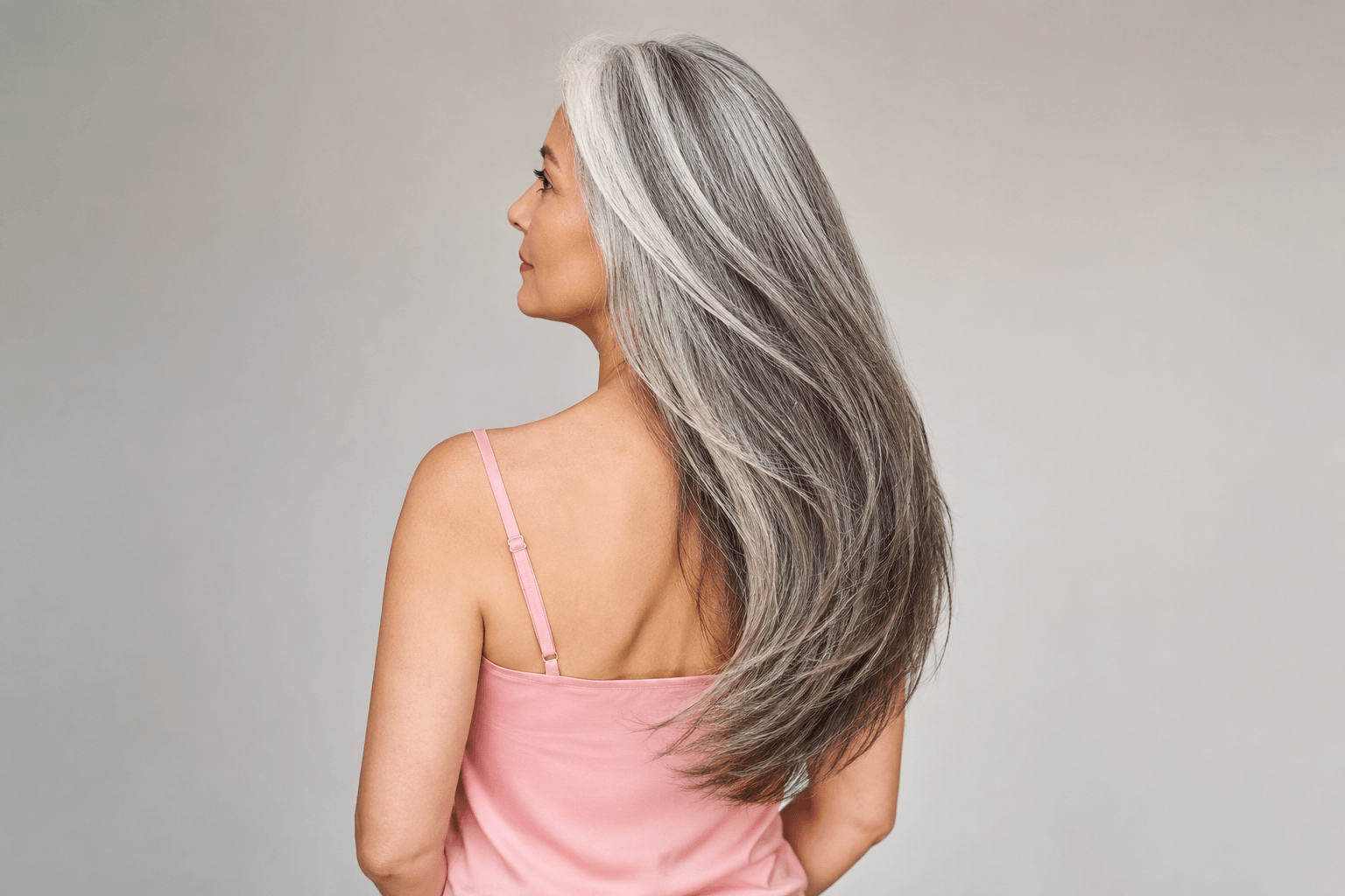 Coupe cheveux blanc femme : les plus belles idées pour sublimer les cheveux blancs à tout âge